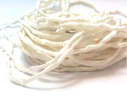 Cordon de Soie Naturelle Teinture Main Blanc 2mm (1m)