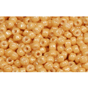 cc123d - perles de rocaille Toho 11/0 opaque lustered dark beige (10g)