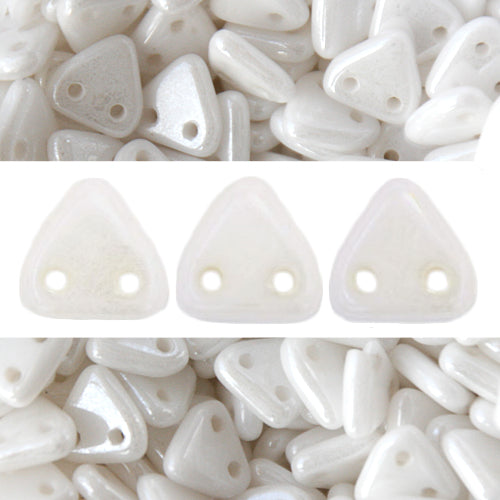 Perles 2 trous CzechMates triangle luster opaque white 6mm (10g)