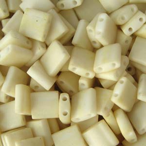 Cc2021 - Perles Miyuki tila mat cream 5mm (25 beads)