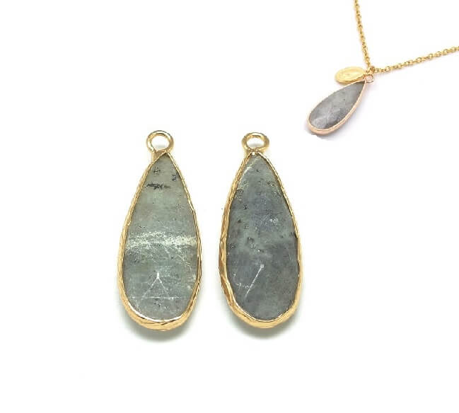 Pendentif en labradorite sertis laiton or 32x11mm (1)