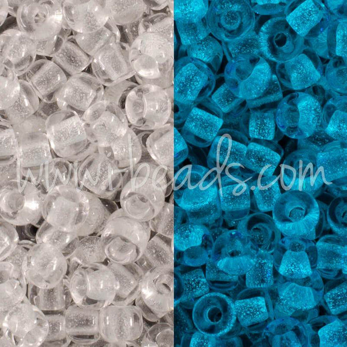 cc2711 - perles de rocaille Toho 11/0 Glow in the dark crystal/bright blue (10g)