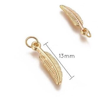 Achat Charm, pendentif Plume en laiton doré or fin qualité- -15x5mm (1)