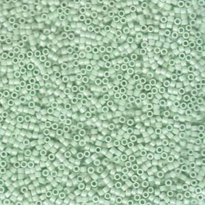 DB1496 -11/0 opaque Ligh00t Mint menthe - 1,6mm - Hole : 0,8mm (5gr)