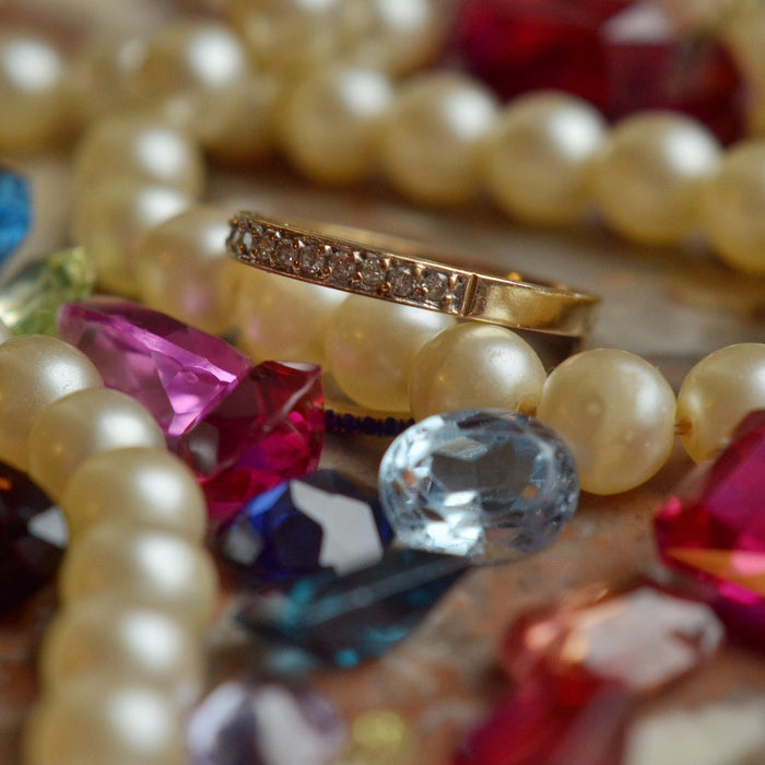 un assortiment de Perles, gemmes et pierres fines