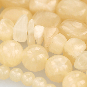 FIL 39CM 46PC env - Perles de Pierre - Jade Boules Facettées 8mm Jaune FIL 39CM 46PC env - Perles de Pierre - Jade Boules Facettées 8mm Jaune