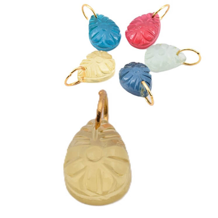 Pendentif goutte imitation citrine sculpté fleur  16x12mm et anneau laiton doré (1)