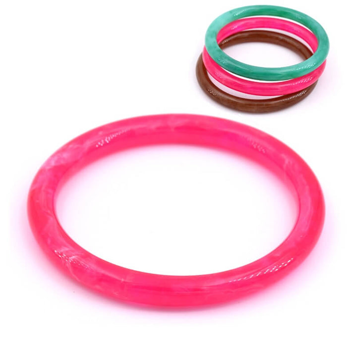 Bracelet jonc en résine rose fluo marbré 67x7mm (1)