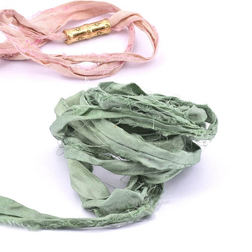 Achat Ruban de soie sari recyclé effiloché froissé vert amande 30mm (1m)