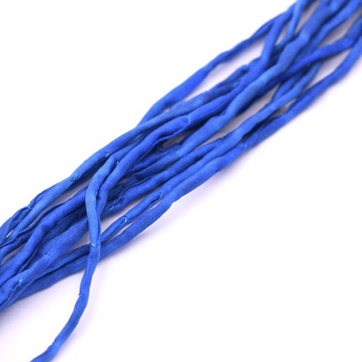 Cordon de soie naturelle teinture main bleu primaire 2mm (1m)