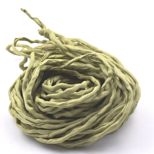 Achat Cordon de soie naturelle teinture main vert tilleul 2mm (1m)