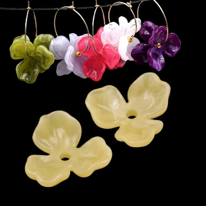 Perle fleur résine jaune beurre 25mm - Trou: 2mm (2)