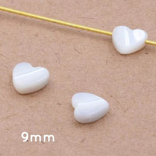 Perle coeur en nacre coquillage blanc 8.5x8.5mm - Trou: 0.5mm (2)