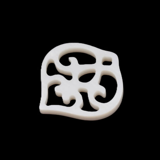 Pendentif en nacre ajouré arabesque 20mm - trou : 1.8mm (1)