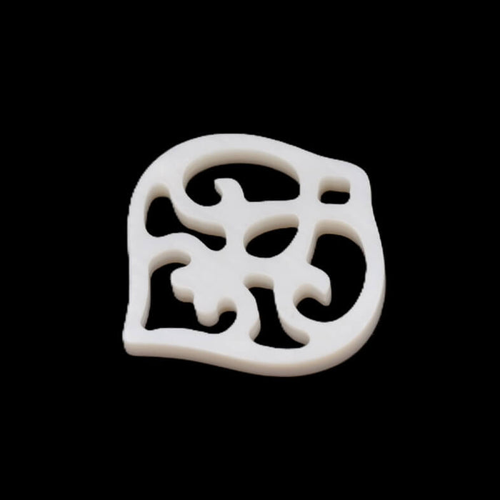 Pendentif en nacre ajouré arabesque 20mm - trou : 1.8mm (1)