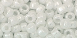 Achat cc121 - perles de rocaille Toho 6/0 opaque lustered white (10g)
