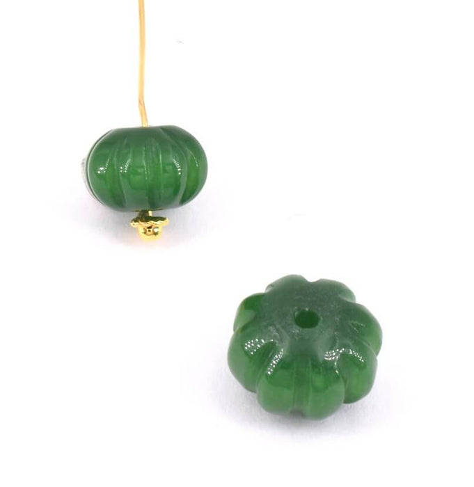 Perle sculptée citrouille en jade teinté verte 12x8mm (1)