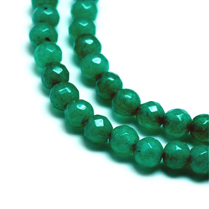 Jade naturel teinté vert à facettes, 4mm, trou 1mm env: 90 perles (1 rang)