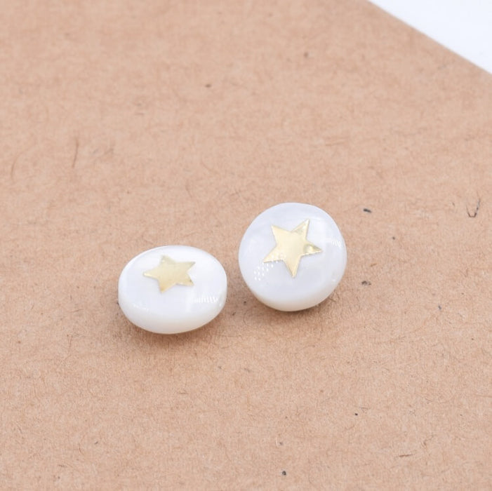 Perles Ronde Plate en Nacre Blanche avec étoile Dorée 8x3.5mm, Trou 0.6mm (2)