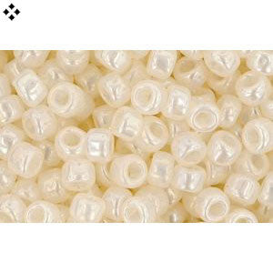 Cc147 - perles de rocaille Toho 8/0 ceylon light ivory (250g)