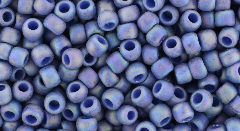cc2636F - perles de rocaille Toho 8/0 semi glazed rainbow Soft Blue (10g)