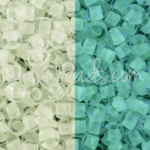 cc2710 - perles de rocaille Toho 8/0 Glow in the dark yellow crystal/bright green (10g)