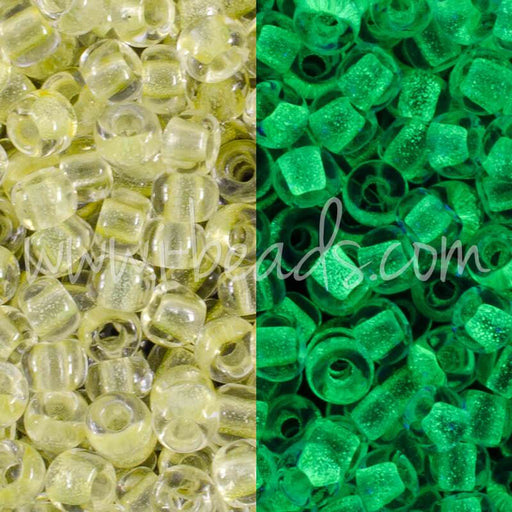 cc2721 - perles de rocaille Toho 11/0 Glow in the dark yellow/bright green (10g)