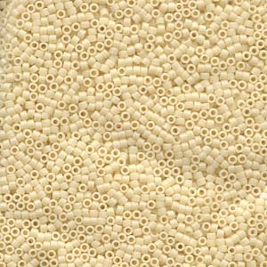 Achat DB732 -11/0 delica bead opaque CREAM- 1,6mm - Hole : 0,8mm (5gr)