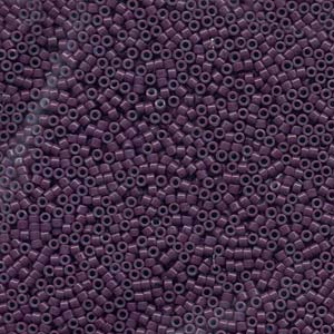 Achat DB662 -11/0 delica bead dyed dark mauve- 1,6mm - Hole : 0,8mm (5gr)