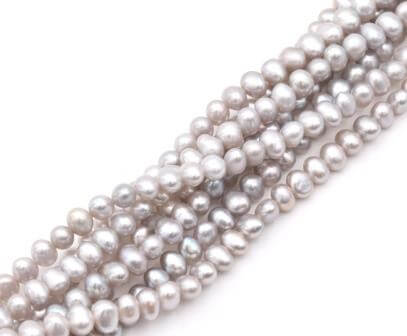 Perles d'eau douce pépites rondes gris clair 4mm sur fil (1 strand)