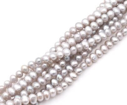 Perles d'eau douce pépites rondes gris clair 4mm sur fil (1 strand)
